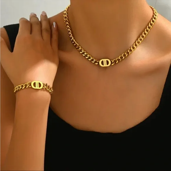 🎉Nrw Chic Gold Chain Necklace and Bracelet Set - Picture 3 of 6